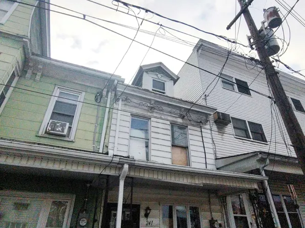 241 North St, Minersville, PA 17954