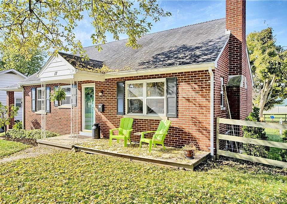 1st image of 17 Farview Ave
