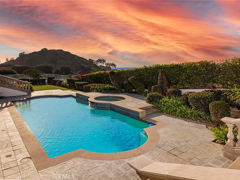 105 Irvine Cove Ct — Photo 10