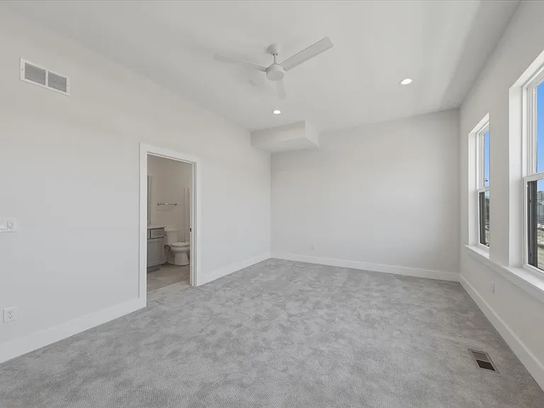 3912 Edwards Rd — Photo 50