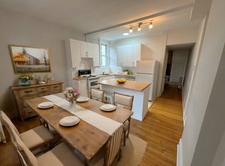 2 Chicora Ave #2, Toronto, ON M5R 1T6
