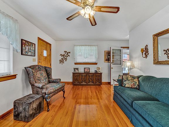4th image of 3336 Maplelawn Ave NW