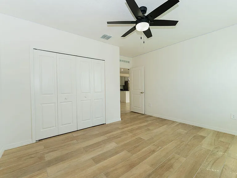 138 SW Carter Ave — Photo 35