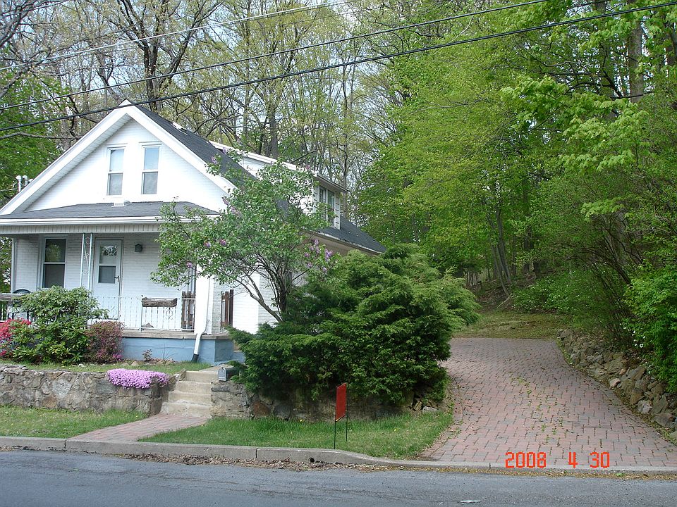 2nd image of 727 Lechauwecki Ave