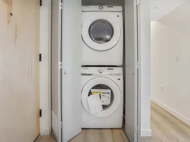 10918 Camarillo St #301 — Photo 11