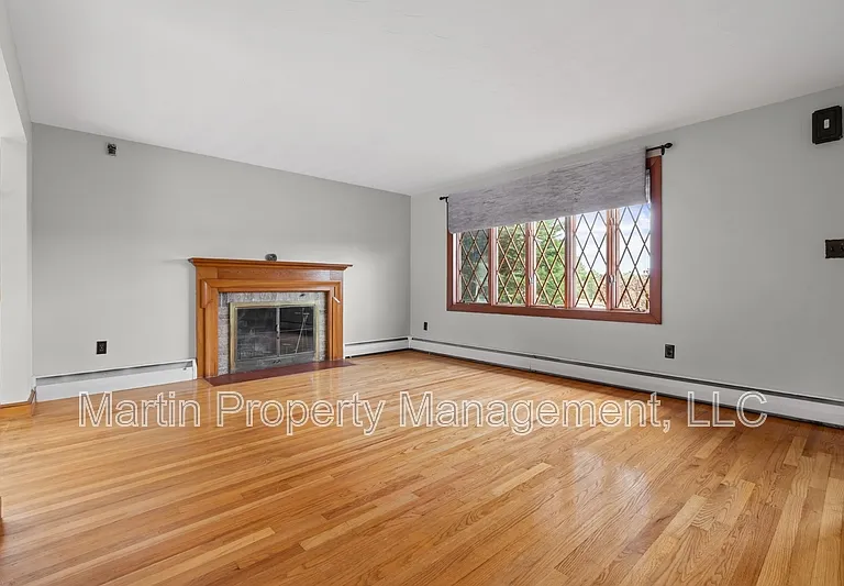 124 Cambridge St — Photo 6