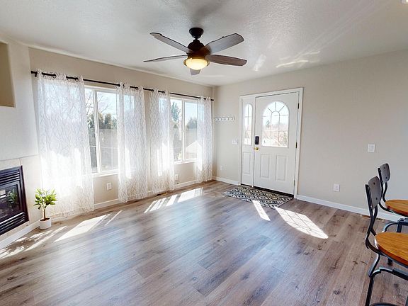4th image of 308 W Ramona Ave APT B