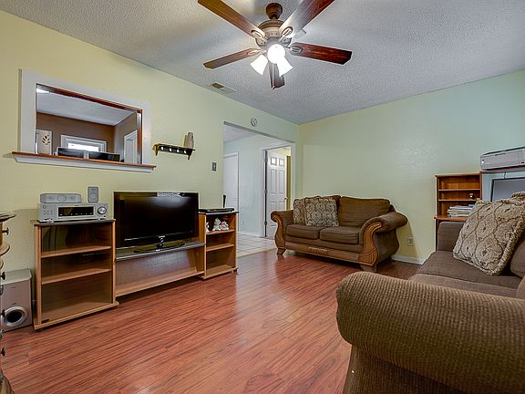 2nd image of 10559 Dawn Dr