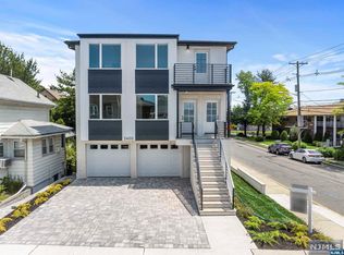 2400 5th St, Fort Lee, NJ 07024