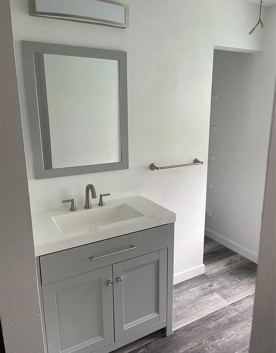 1 bed, 784 sqft, $1,890 — Photo 3