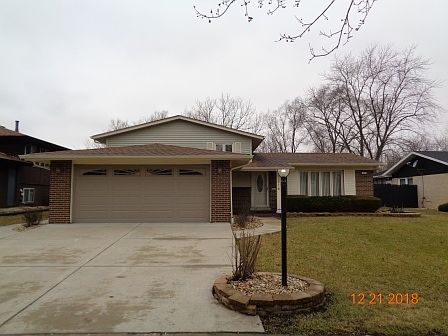 1st image of 22916 Valley Dr