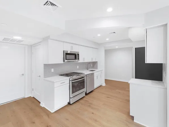 23-23 30th Road #2B, Astoria, NY 11102