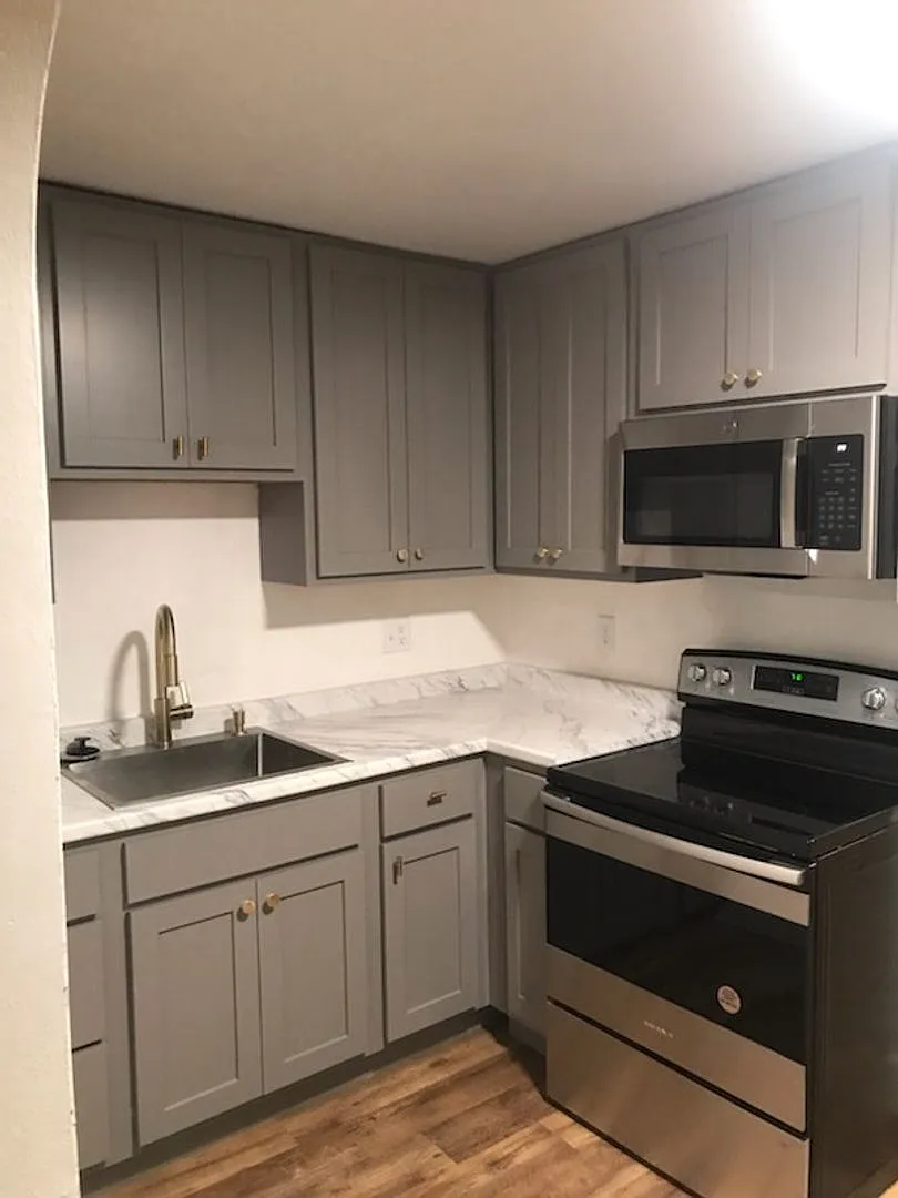 Building Photo - Western Avenue Apartments LLC