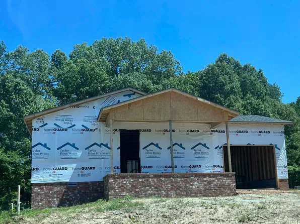 129 Hassell Dr, Martin, TN 38237