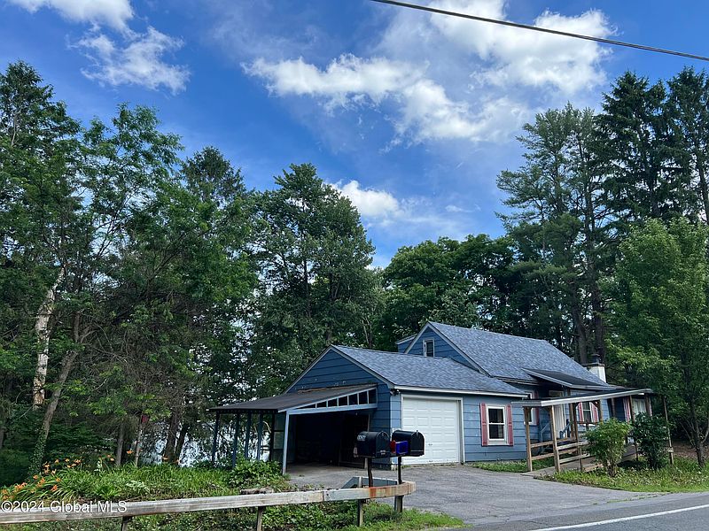 2nd image of 5526 Crooked Street