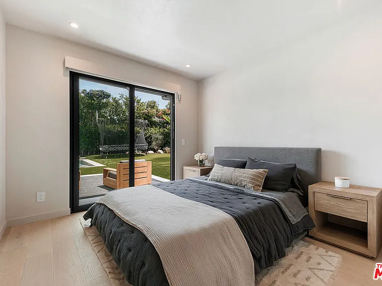 6450 Surfside Way — Photo 34