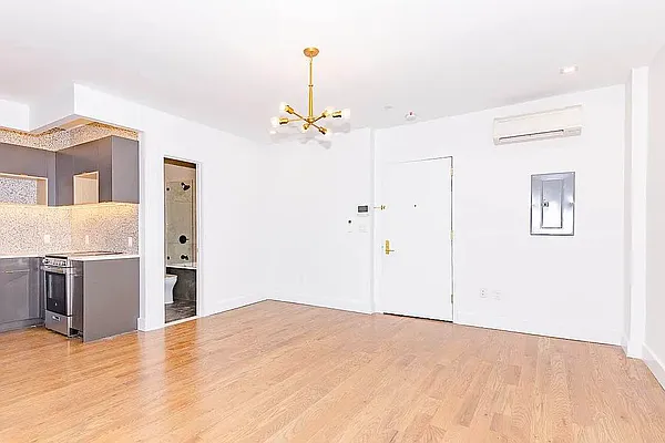 Rented by Artur Gutman, LREB | media 6