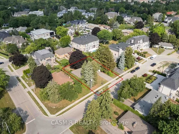 31 Orlon Cres, Richmond Hill, ON L4C 6S3