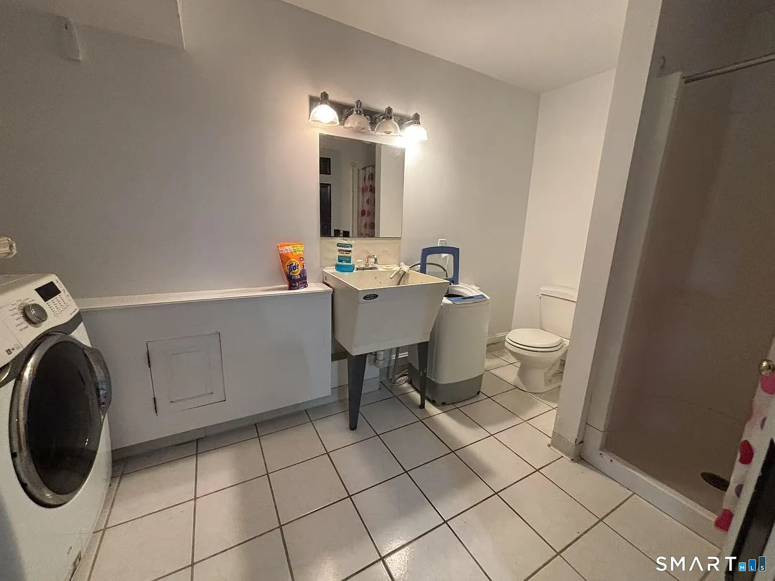 3 bed, 3.5 bath, 2452 sqft, $6,800 — Photo 3