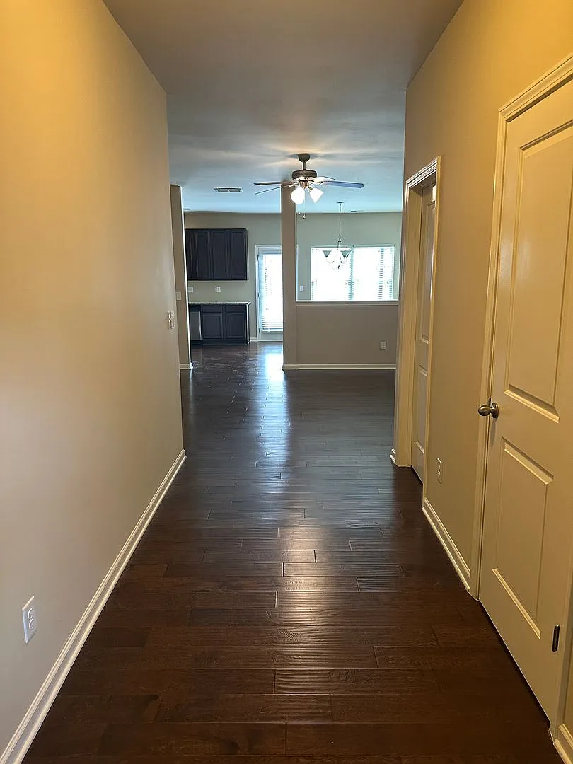 Gorgeous Townhome In Kennesaw! — Photo 4