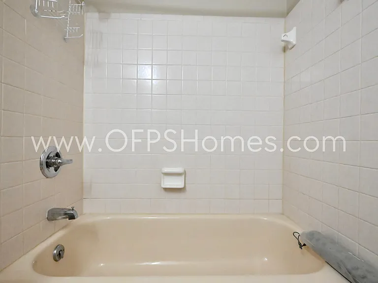 636 Emerald Ln — Photo 15