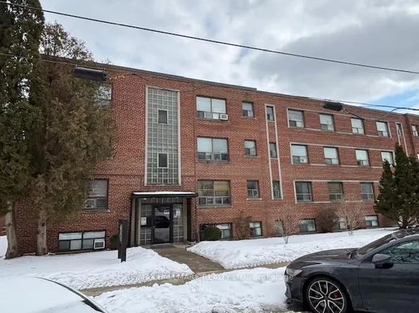 11 Anglesey Blvd #302, Toronto, ON M9A 3B2