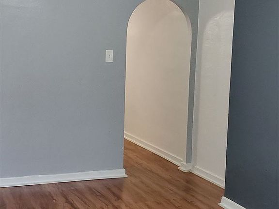 7326 Burton Living Room 4