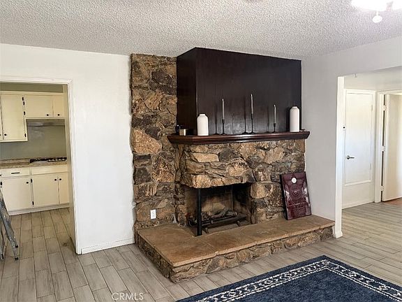 5th image of 15034 Apple Valley Rd