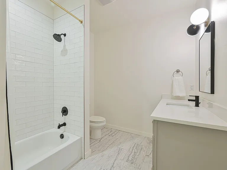 1300 N Blackwelder Ave — Photo 39