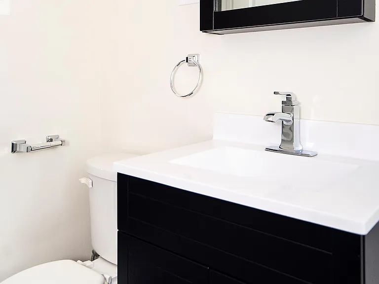 3837 N Greenview Ave #3 — Photo 4