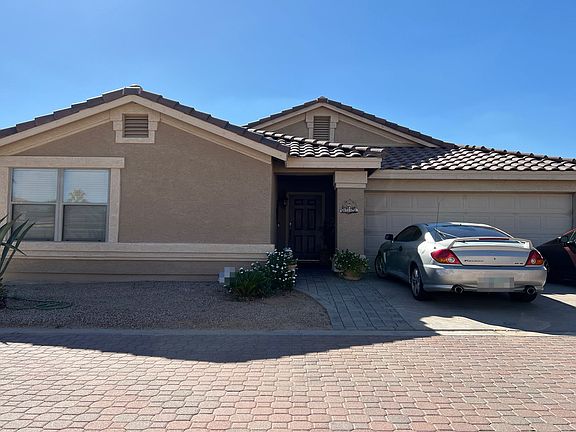 3rd image of 2330 E Palm Beach Dr