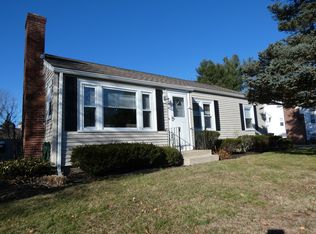 135 Gilbert St, Warwick, RI 02886