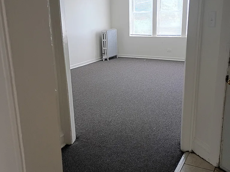 1006 E 81st St #3 — Photo 5