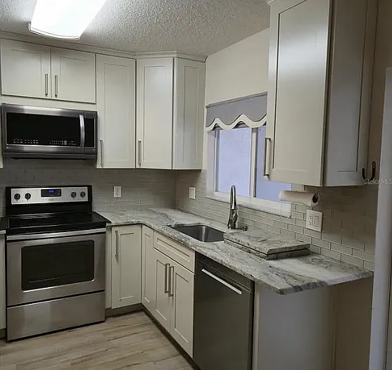 2 bed, 2.5 bath, 1485 sqft, $1,950 — Photo 2