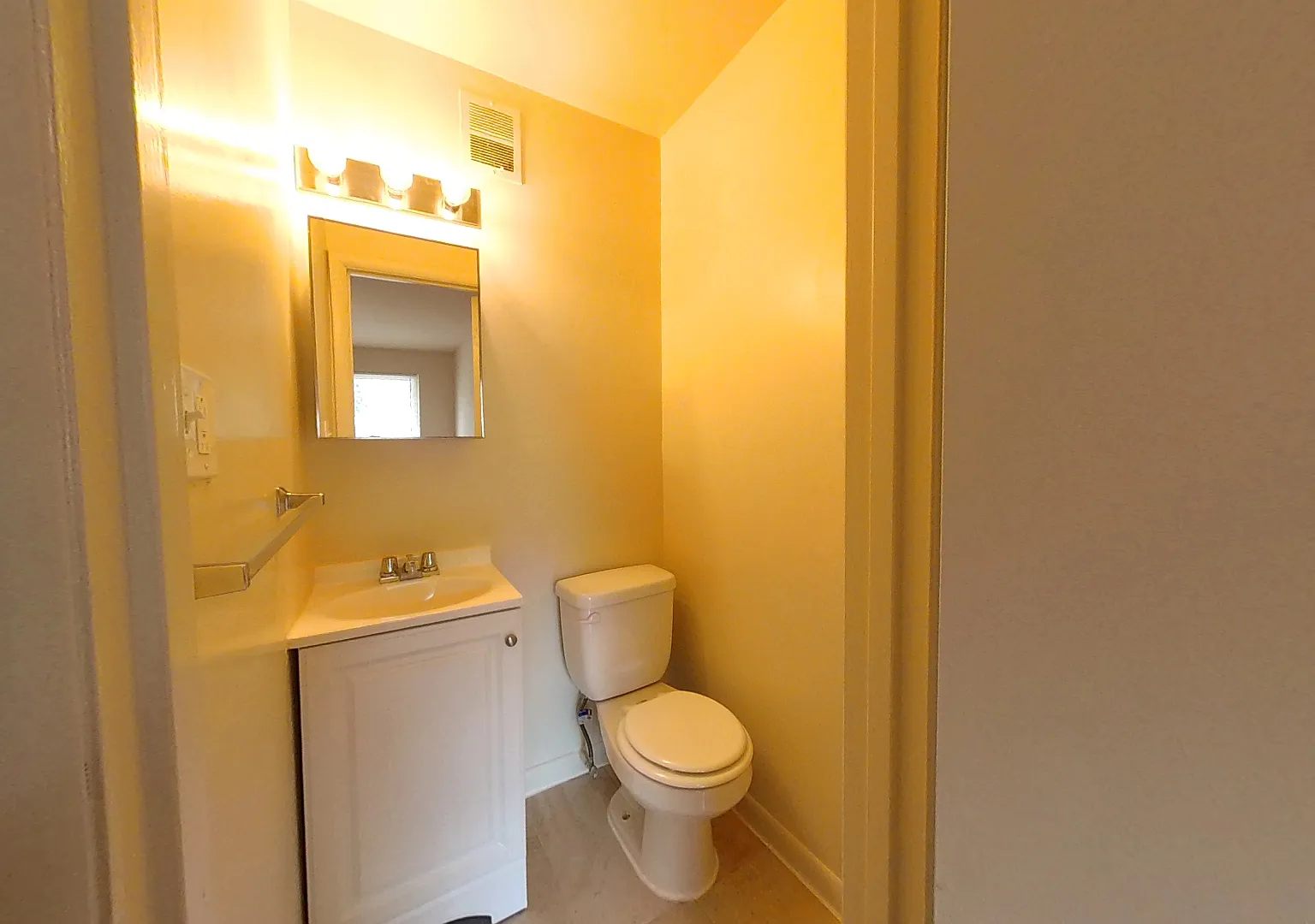 2 bed, 1.5 bath, 1000 sqft, $1,495 — Photo 4
