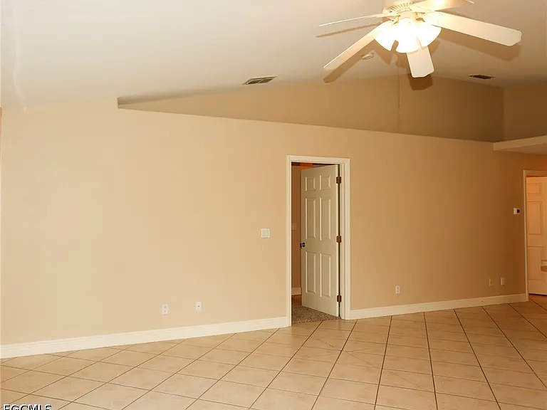 4754 Leonard Blvd S — Photo 3
