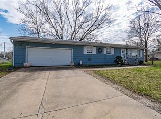 3970 N Burchard Dr, Decatur, IL 62526