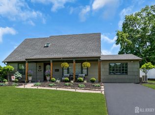 40 Icemeadow Ln, Aberdeen, NJ 07747