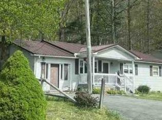 135 Louisa Ln, Daniels, WV 25832
