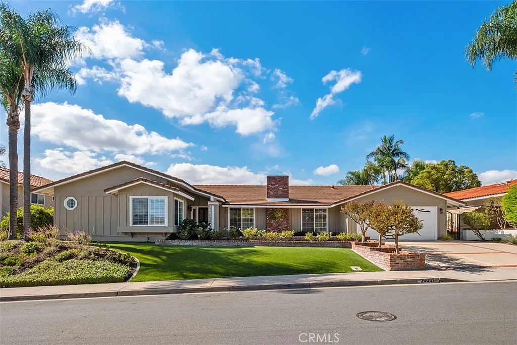 6 bed, 2943 sqft, $6,500 — Photo 1