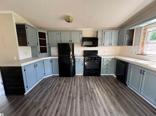 320 E Church St, Mesick, MI 49668