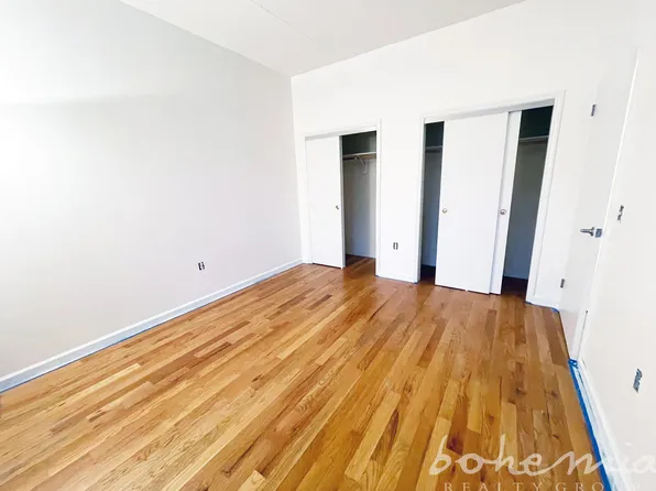 4469 Broadway image 6 of 13