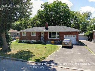 1240 Adirondack Dr #B, Ottawa, ON K2C 2V3
