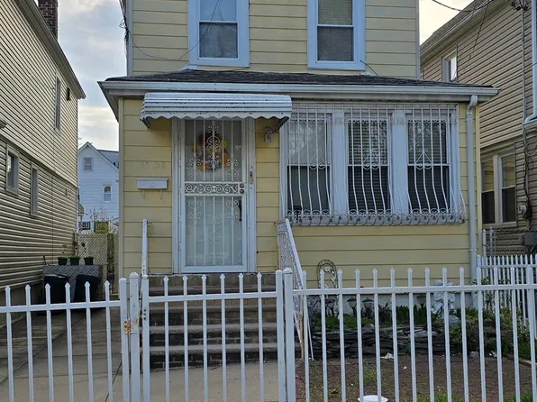 89-28 204 Street, Hollis, NY 11423