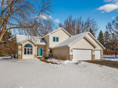 1157 Ridge Bluff Ct, Chaska, MN, 55318