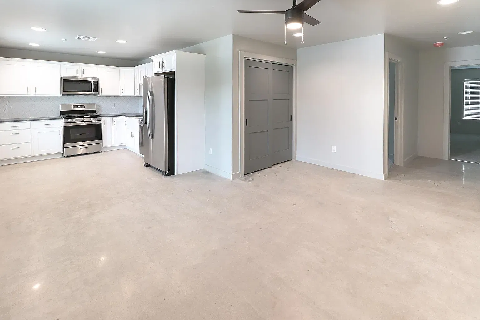 2 bed, 1065 sqft, $1,450 — Photo 3