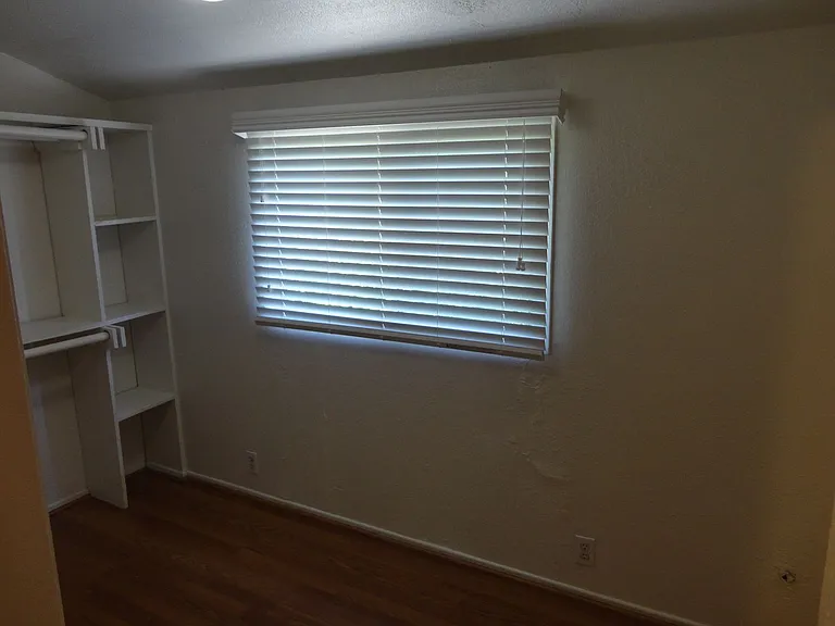 Two Bedroom One Bath Cottage with Hardwood Floors and Patio! Move in Special $1000 off 1st Month'... — Photo 7