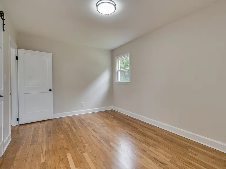 1210 Thomas Blvd — Photo 12