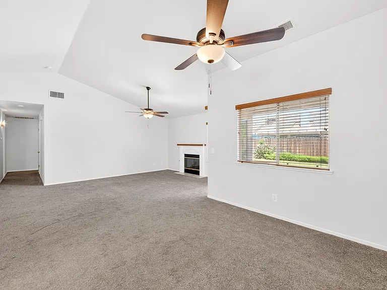 2476 N Berlin Ave — Photo 51