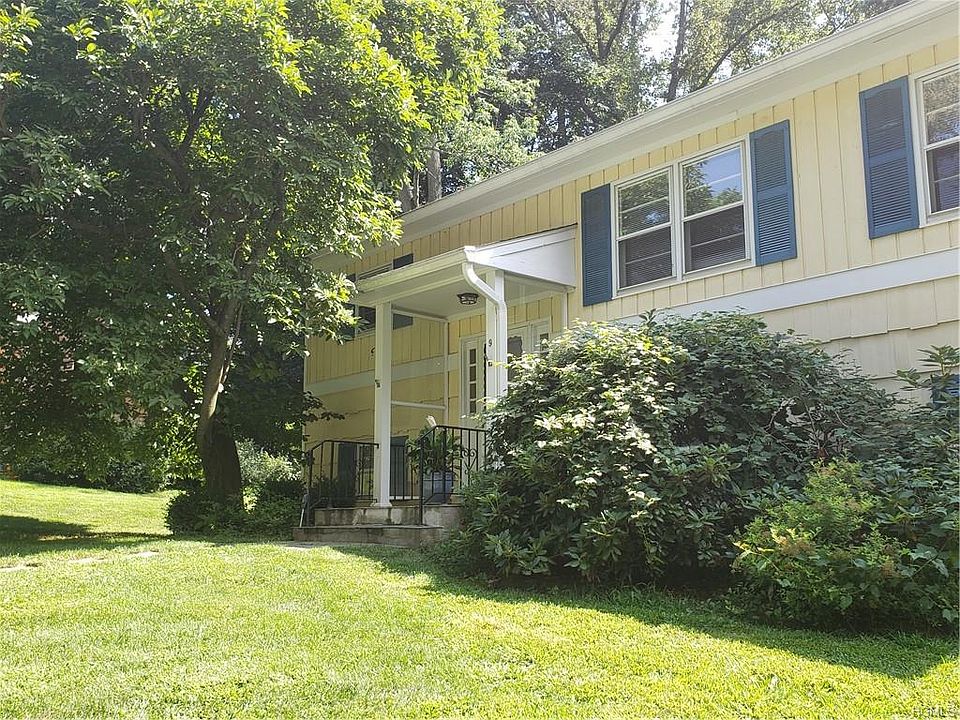 1st image of 9 Scarborough Cir